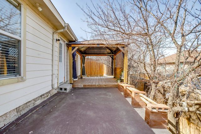 9812 Maryville Lane, Fort Worth, TX 76108