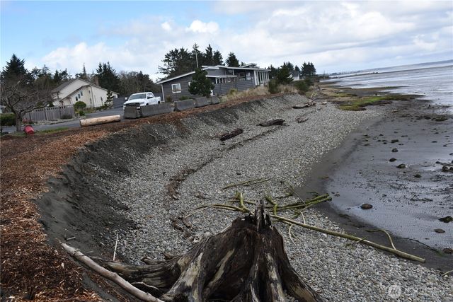 781 Mariner Court SE, Ocean Shores, WA 98569