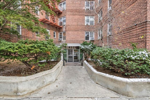4225 80th Street 3D, Elmhurst, NY 11373