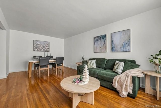 4225 80th Street 3D, Elmhurst, NY 11373