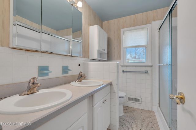 107 Rivercrest Drive, Toms River, NJ 08753