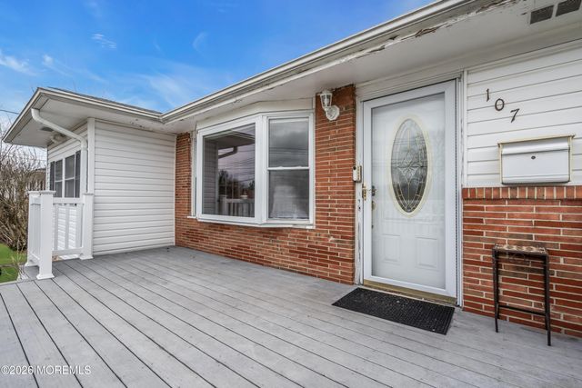 107 Rivercrest Drive, Toms River, NJ 08753