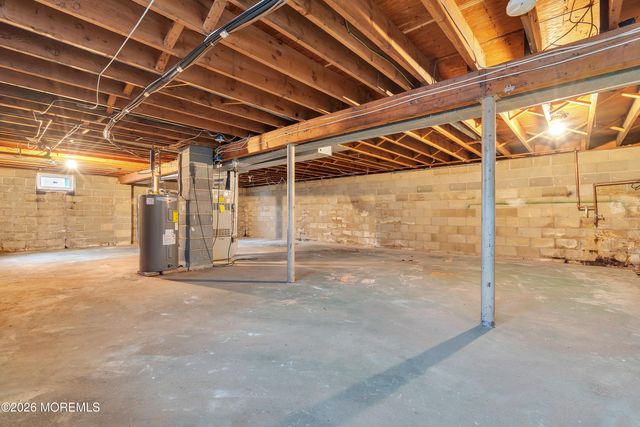 107 Rivercrest Drive, Toms River, NJ 08753