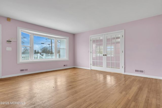 107 Rivercrest Drive, Toms River, NJ 08753