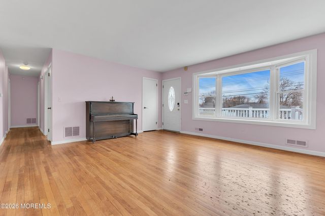 107 Rivercrest Drive, Toms River, NJ 08753