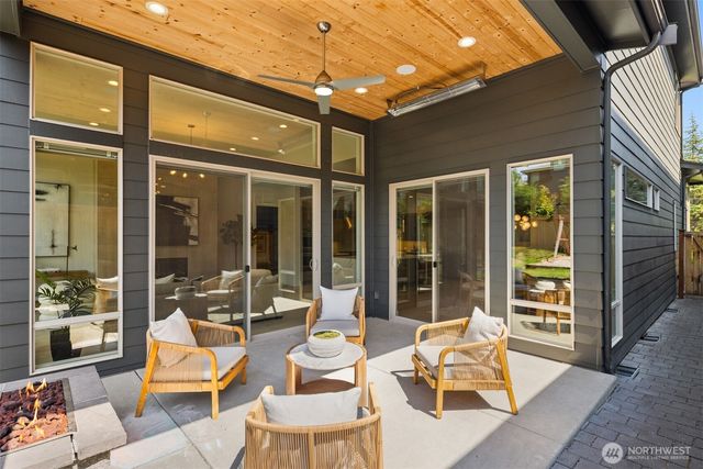 9221 126th Avenue NE, Kirkland, WA 98033