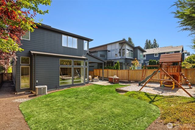 9221 126th Avenue NE, Kirkland, WA 98033