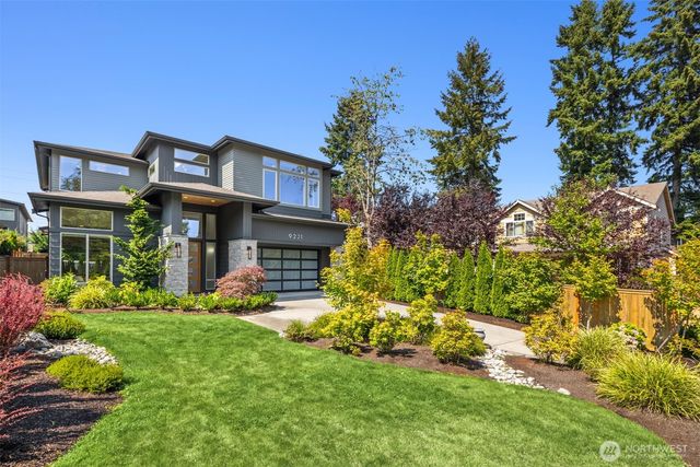 9221 126th Avenue NE, Kirkland, WA 98033