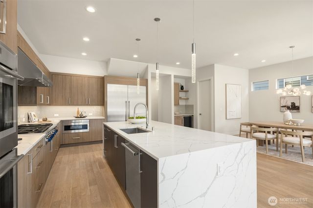 9221 126th Avenue NE, Kirkland, WA 98033