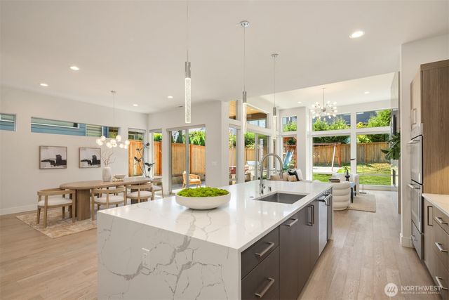 9221 126th Avenue NE, Kirkland, WA 98033