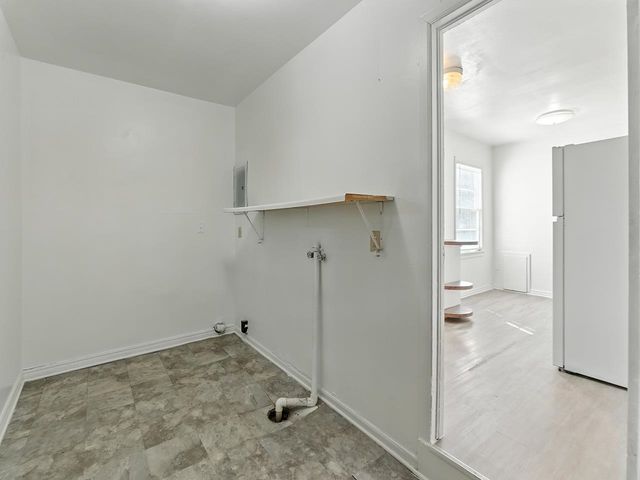 2016 S Spruce St, Wichita, KS 67211