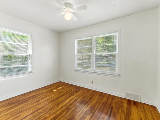 2016 S Spruce St, Wichita, KS 67211