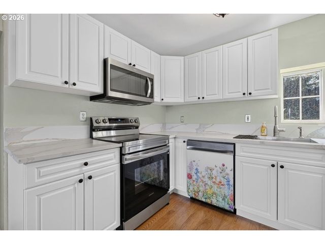 3011 Ne RASMUSSEN Rd, Corbett, OR 97019