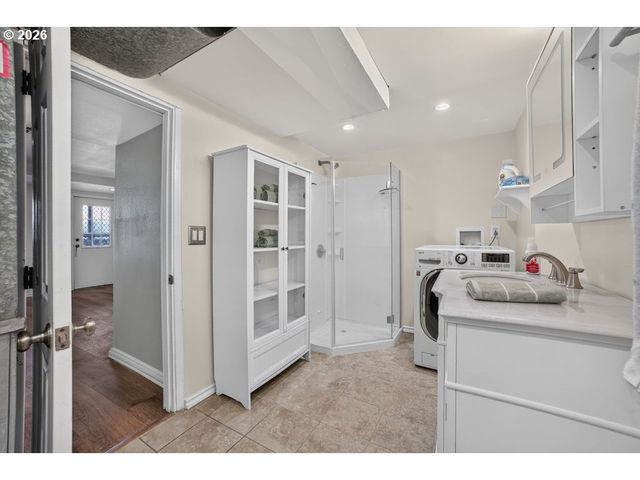 3011 Ne RASMUSSEN Rd, Corbett, OR 97019