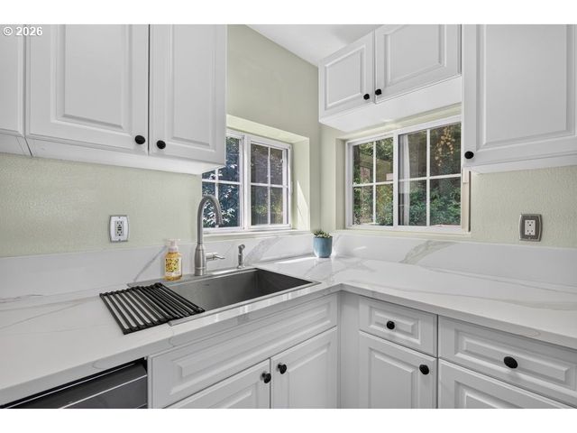 3011 Ne RASMUSSEN Rd, Corbett, OR 97019