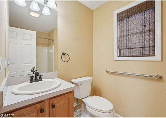 2 Caleb Ct, Hardyston Twp., NJ 07419