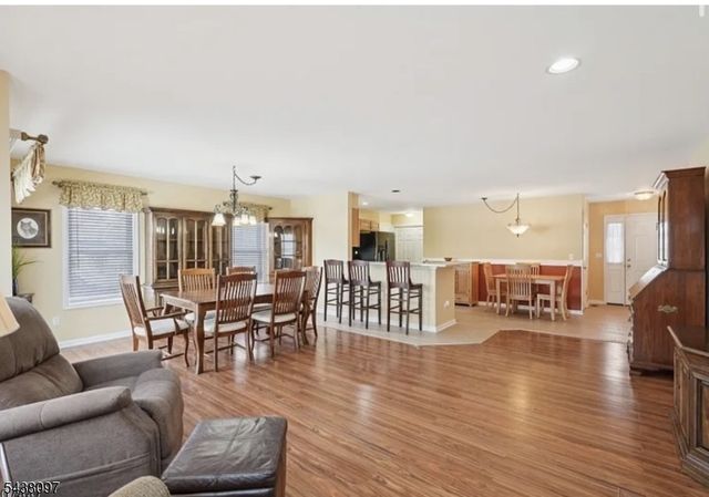 2 Caleb Ct, Hardyston Twp., NJ 07419