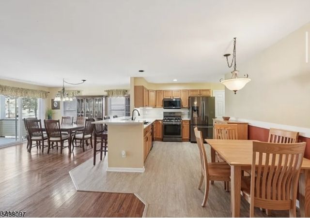 2 Caleb Ct, Hardyston Twp., NJ 07419