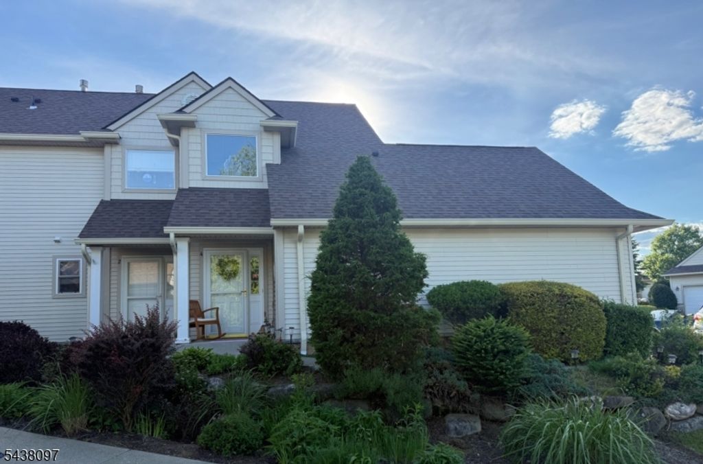 2 Caleb Ct, Hardyston Twp., NJ 07419