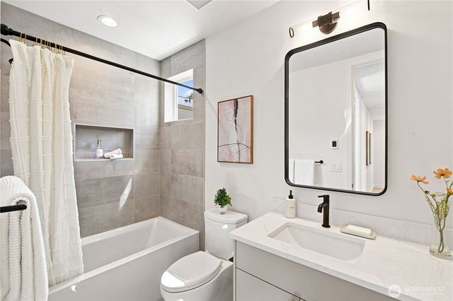 2645 Walnut Avenue SW, Seattle, WA 98116