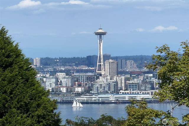 2645 Walnut Avenue SW, Seattle, WA 98116