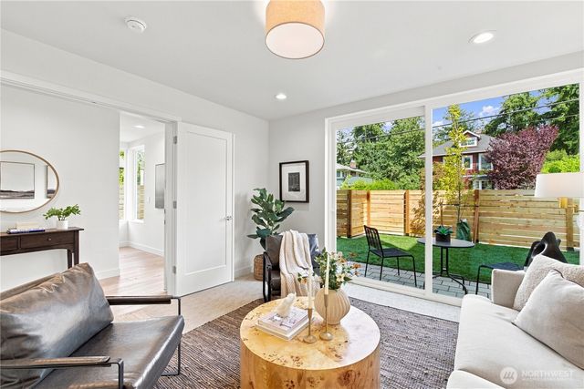 2645 Walnut Avenue SW, Seattle, WA 98116