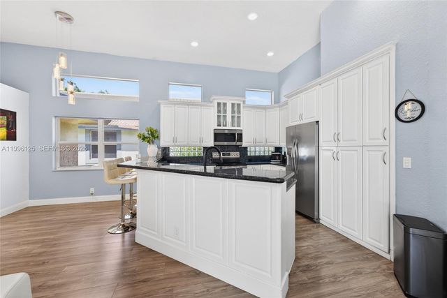 9836 NW 48th Ct, Coral Springs, FL 33076