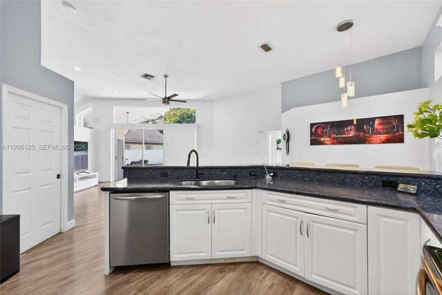 9836 NW 48th Ct, Coral Springs, FL 33076