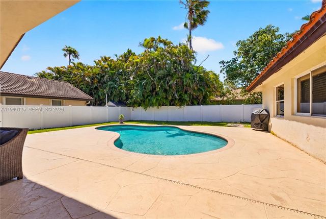 9836 NW 48th Ct, Coral Springs, FL 33076