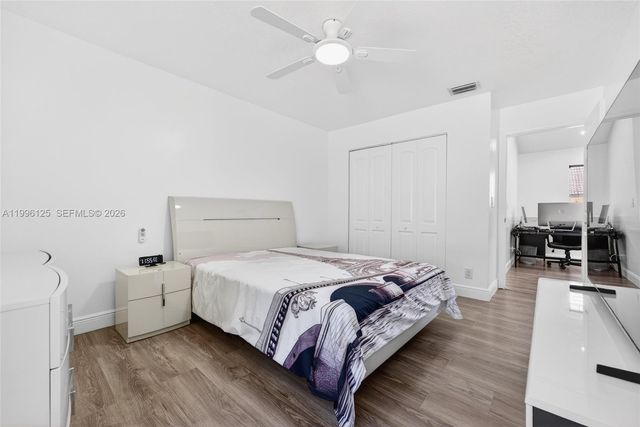 9836 NW 48th Ct, Coral Springs, FL 33076