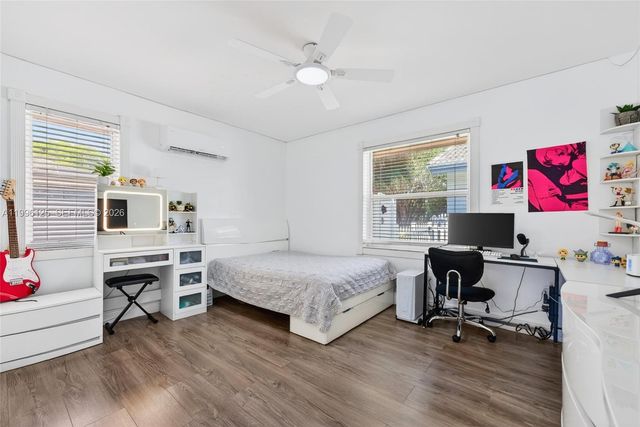 9836 NW 48th Ct, Coral Springs, FL 33076
