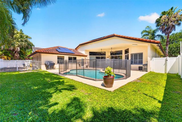 9836 NW 48th Ct, Coral Springs, FL 33076
