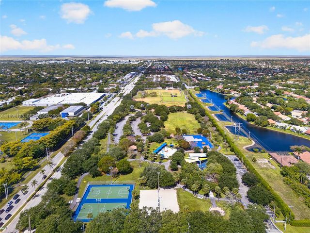 9836 NW 48th Ct, Coral Springs, FL 33076