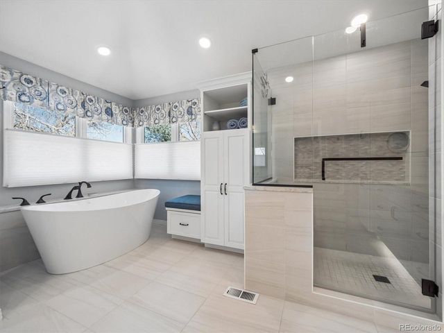 5671 S Lima St, Englewood, CO 80111