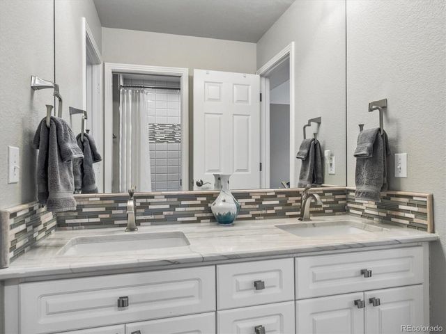 5671 S Lima St, Englewood, CO 80111