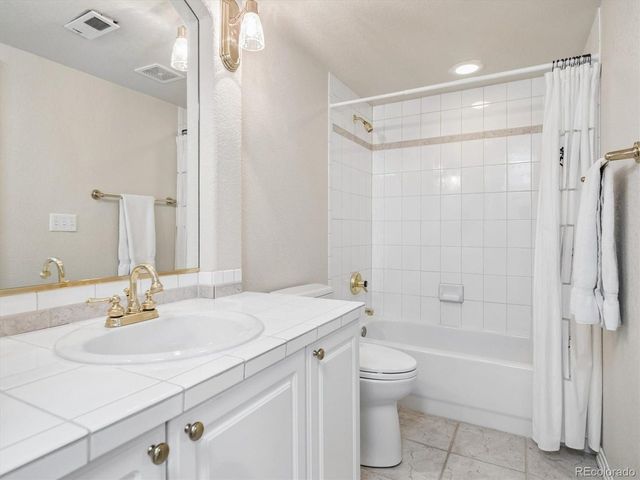 5671 S Lima St, Englewood, CO 80111