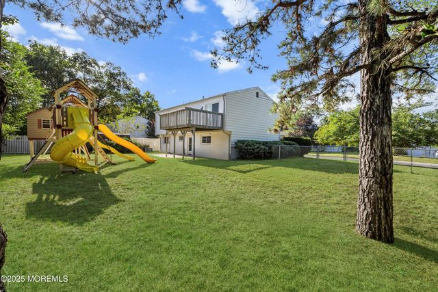 42 Georgian Boulevard, Jackson, NJ 08527