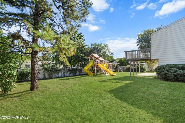 42 Georgian Boulevard, Jackson, NJ 08527