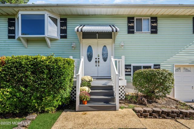 42 Georgian Boulevard, Jackson, NJ 08527