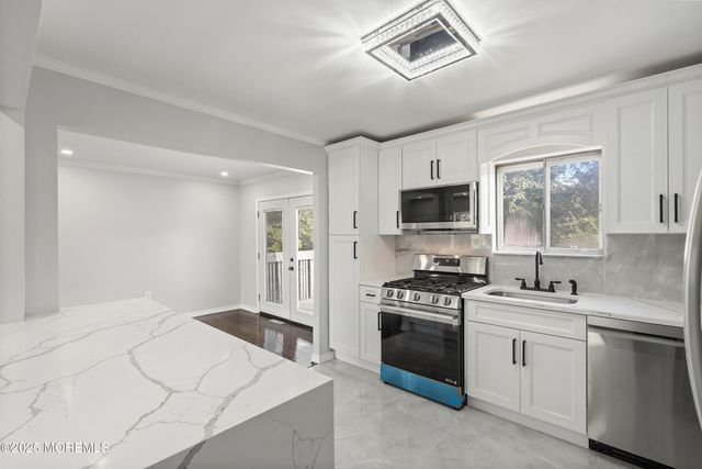 42 Georgian Boulevard, Jackson, NJ 08527