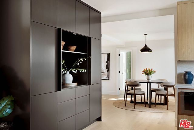 4041 Davana Road, Sherman Oaks, CA 91423