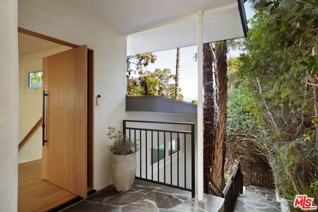 4041 Davana Road, Sherman Oaks, CA 91423