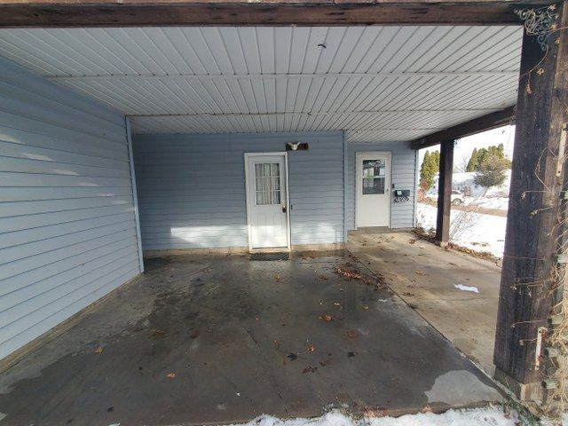 2908 N 4th Street, Clinton, IA 52372