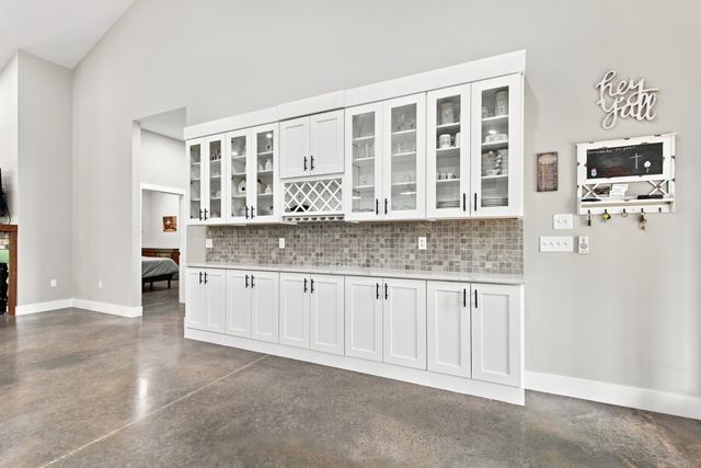 594 Highway 100, Centerville, TN 37033