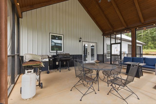 594 Highway 100, Centerville, TN 37033