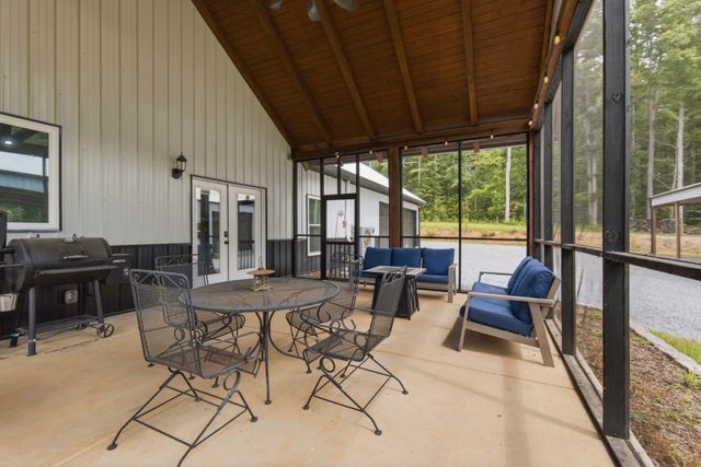 594 Highway 100, Centerville, TN 37033