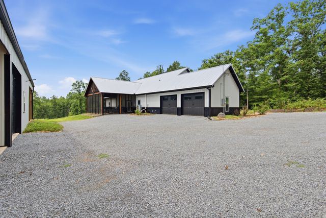 594 Highway 100, Centerville, TN 37033