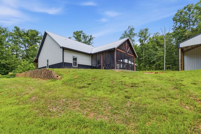 594 Highway 100, Centerville, TN 37033