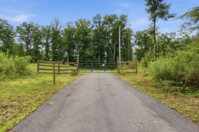 594 Highway 100, Centerville, TN 37033