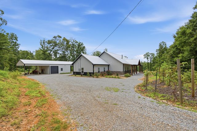 594 Highway 100, Centerville, TN 37033